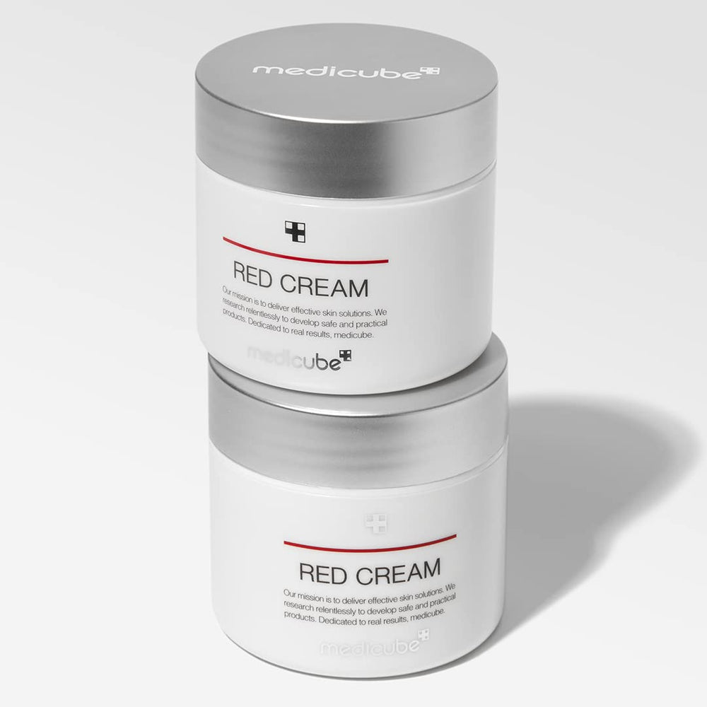 Medicube Red Cream 2.0 – Emballage élégant reflétant la douceur de la formule.