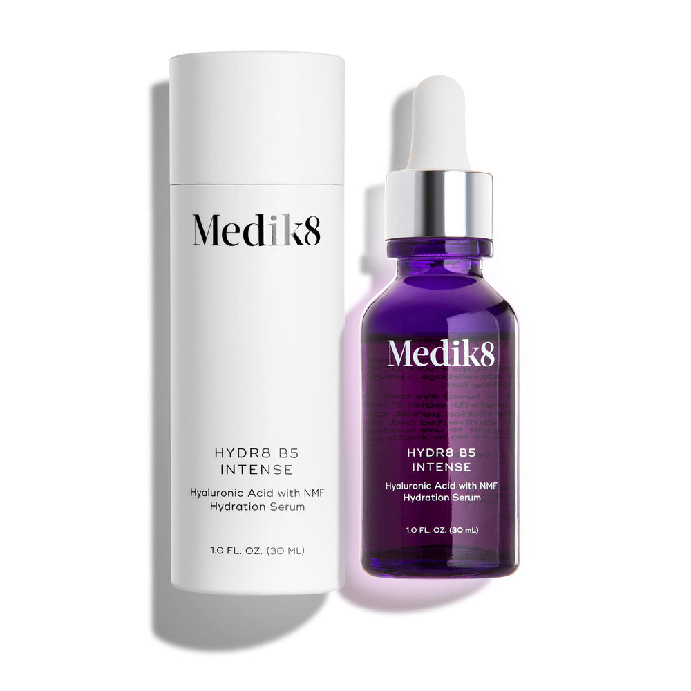 Medik8 Hydr8 B5 Intense – bouchon-pompe facilitant l’application et le contrôle des quantités.