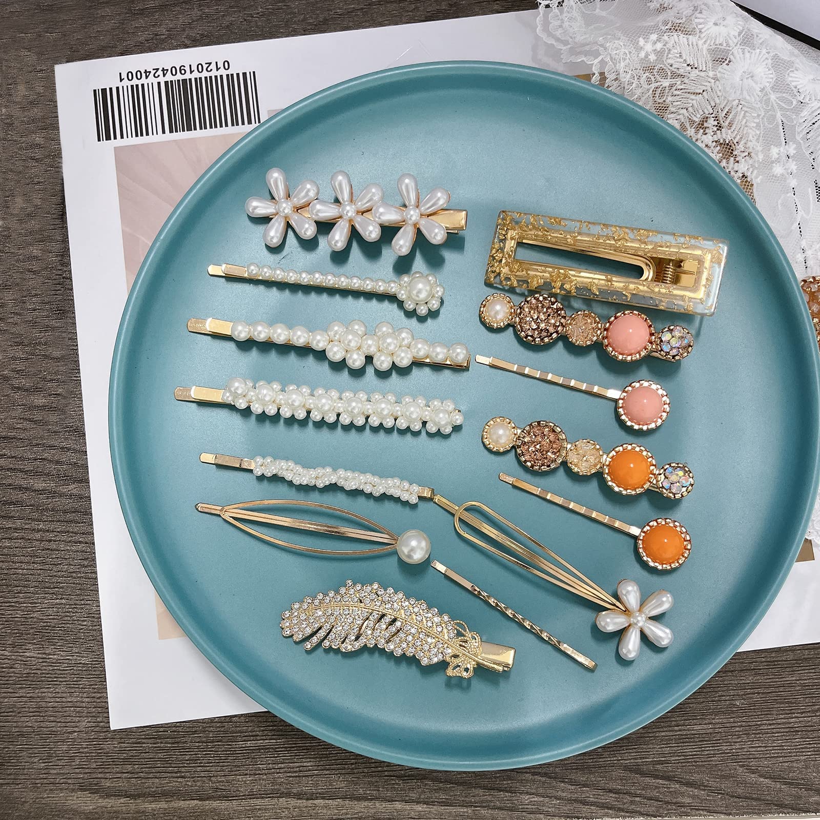 Barrettes Mehayi design creux, allure légère pour le quotidien.