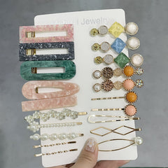 Barrettes Mehayi avec perles et résine paillettes scintillantes pour un éclat discret.