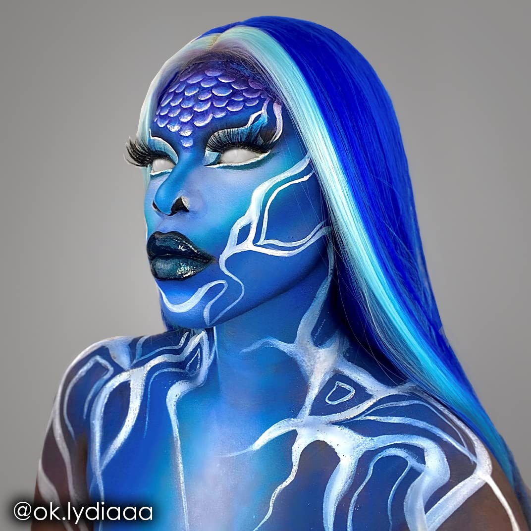 Mehron CreamBlend Stick bleu appliqué sur le corps pour look coloré