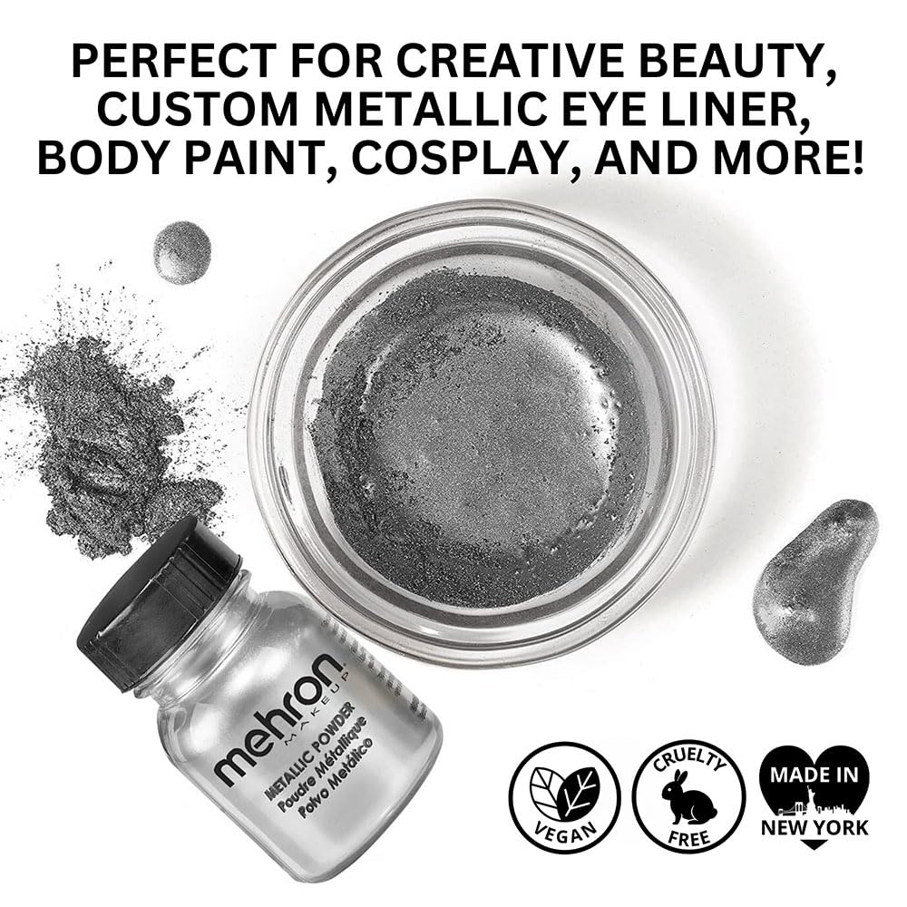 Mehron Poudre Métallique Chrome transformée en eyeliner métallique net et éclatant.