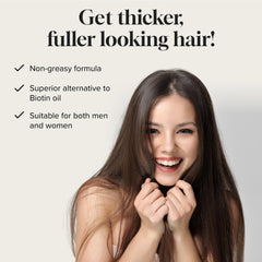 Application quotidienne du sérum Biotine Meraz Pureauty pour cheveux sains.
