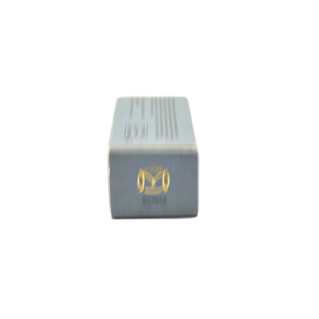Merit Bronze Balm Quince, format compact idéal pour retouches rapides