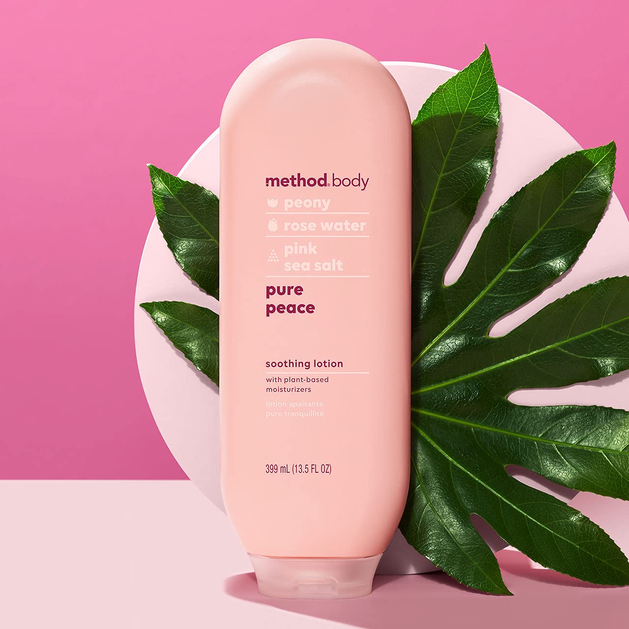 Method Daily Lotion Pure Peace – notes parfumées rose eau et pivoines pour une expérience apaisante.
