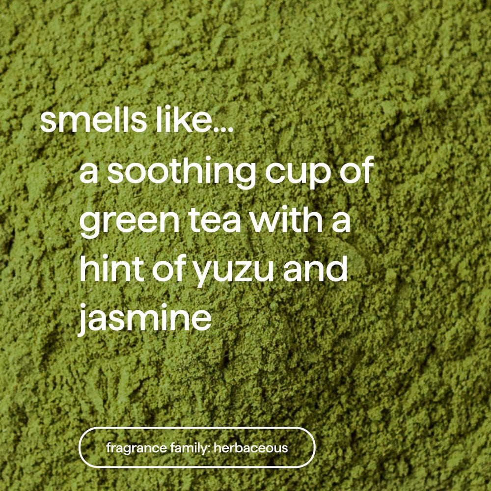 Mousse crèmeuse Mindful Matcha Method enveloppant la peau.
