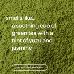 Mousse crèmeuse Mindful Matcha Method enveloppant la peau.