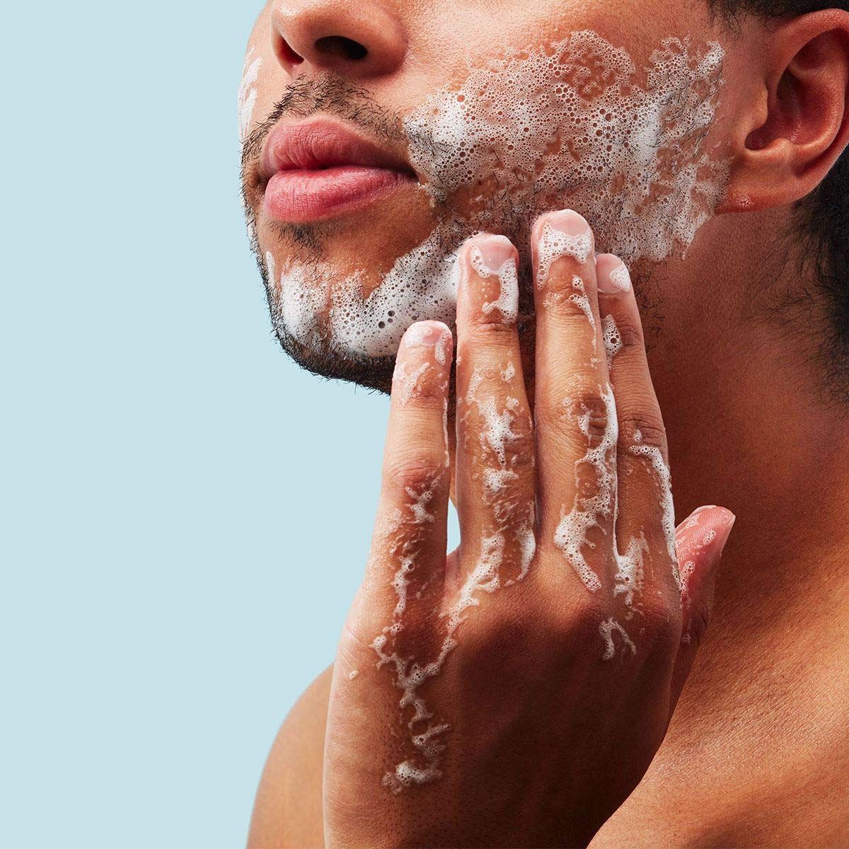 Parfum léger Sea + Surf pour une sensation agréable lors du lavage.