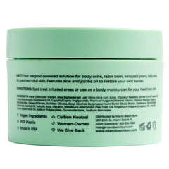 Texture crème visible sur peau, nourrissante et rapide à appliquer.
