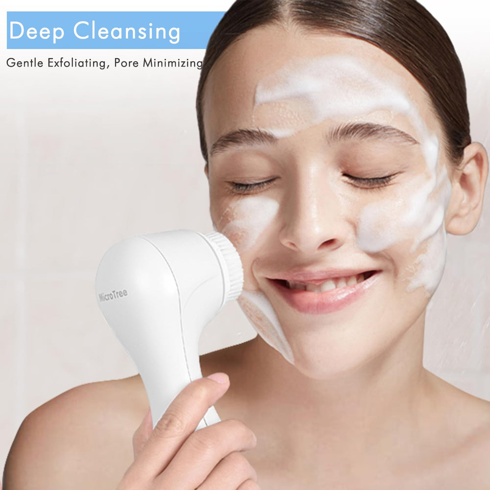 Microtree – brosse visage en main, prêt pour une routine rapide