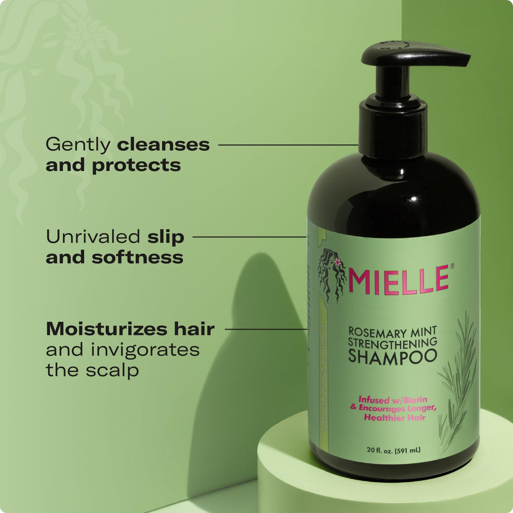 Texture moussante douce prête à nettoyer sans sulfates agressifs.