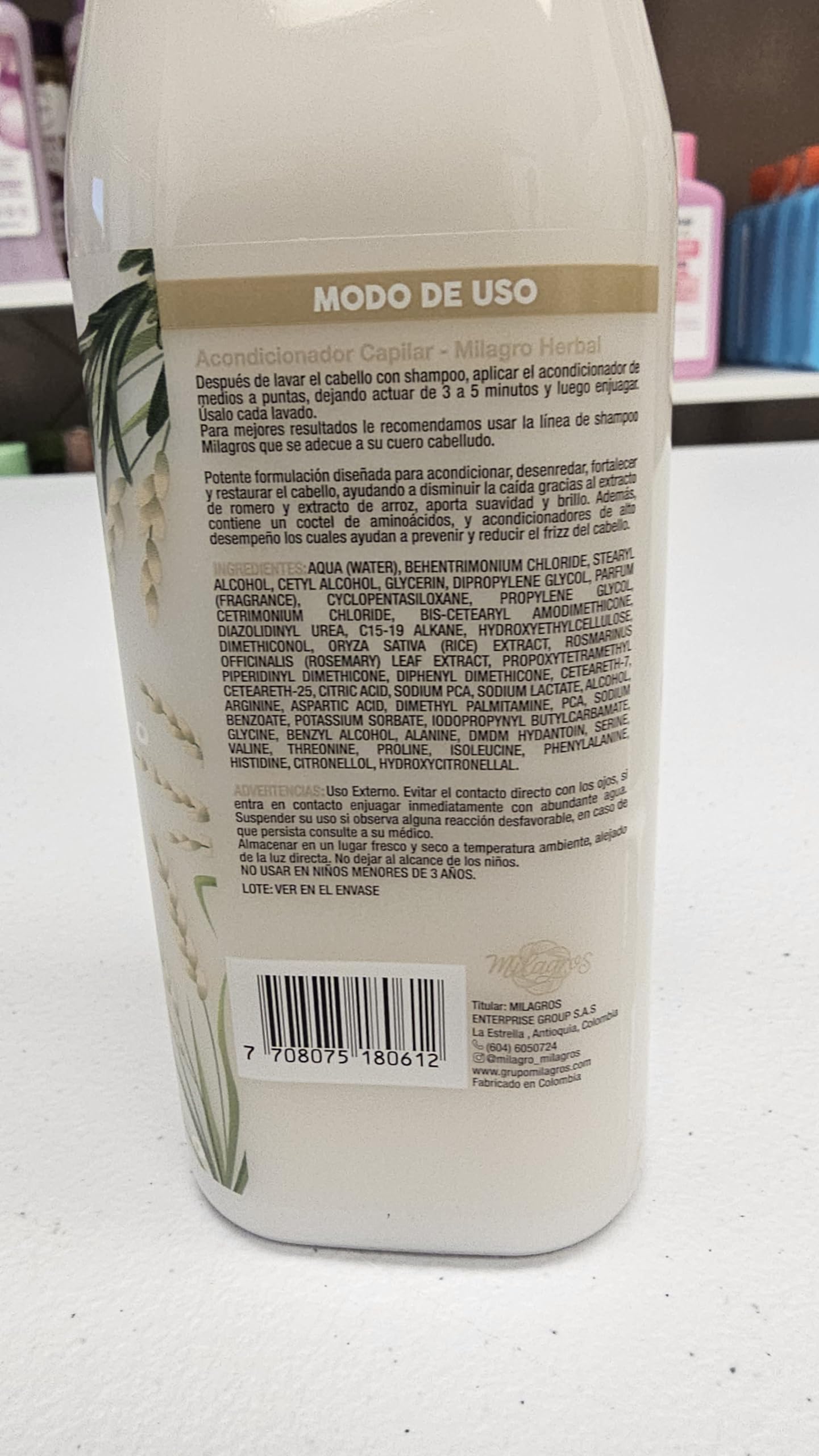 Cheveux fins bénéficient de9 un soin adapté et de9 un cuir chevelu équilibre9.