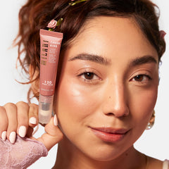 Milani Cheek Kiss Liquid Blush Glow: texture crème légère prête à estomper.