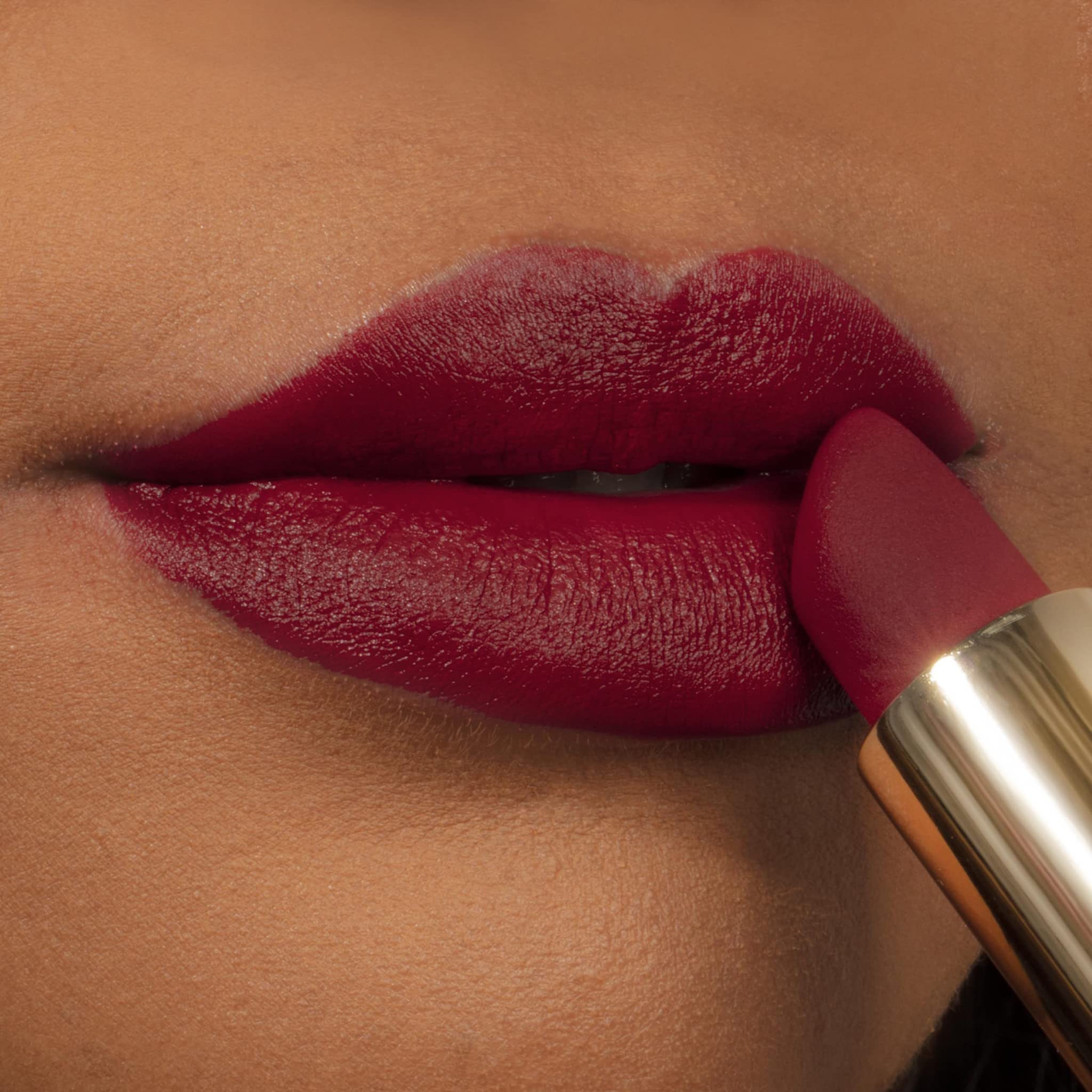 Milani Color Fetish Matte Lipstick Poppy confort d'application tout au long de la journée