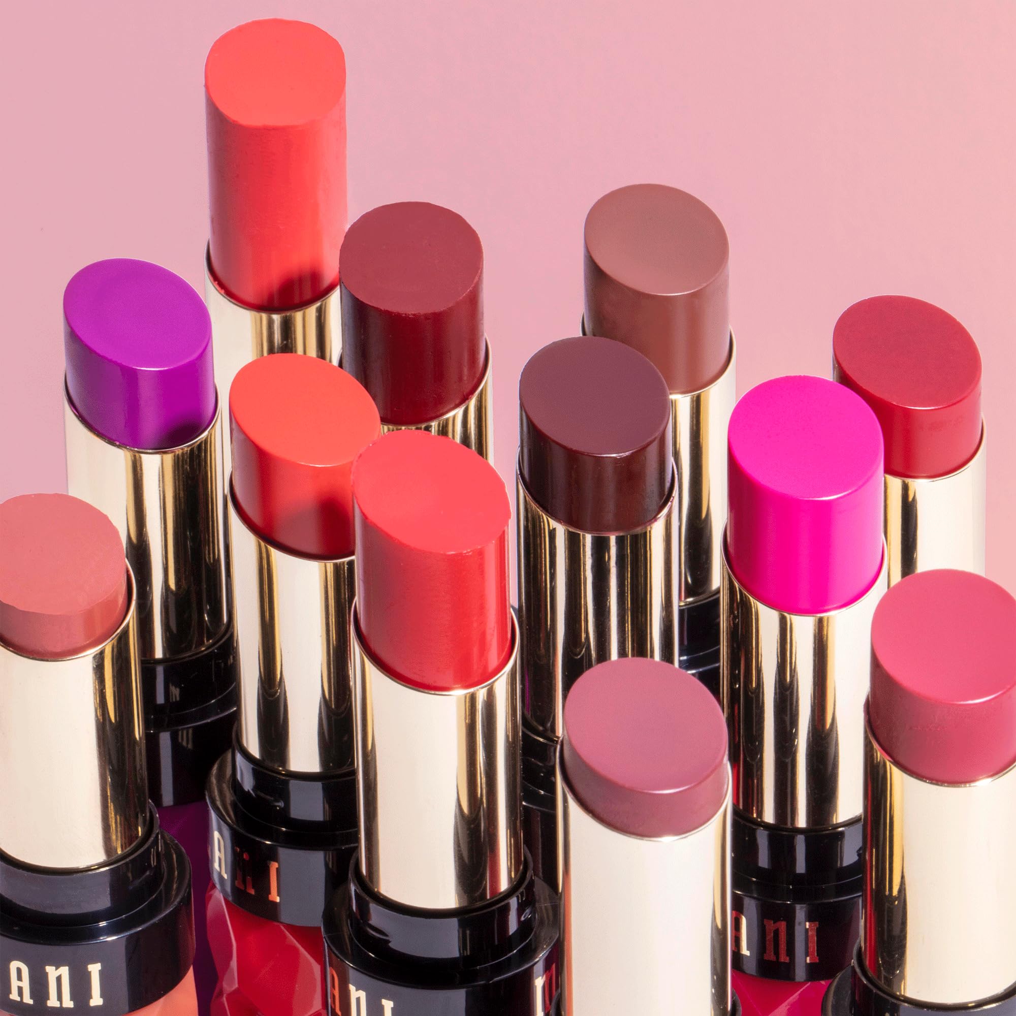 Milani Color Fetish Rouge Lèvres – texture crèmeuse et hydratation durable.