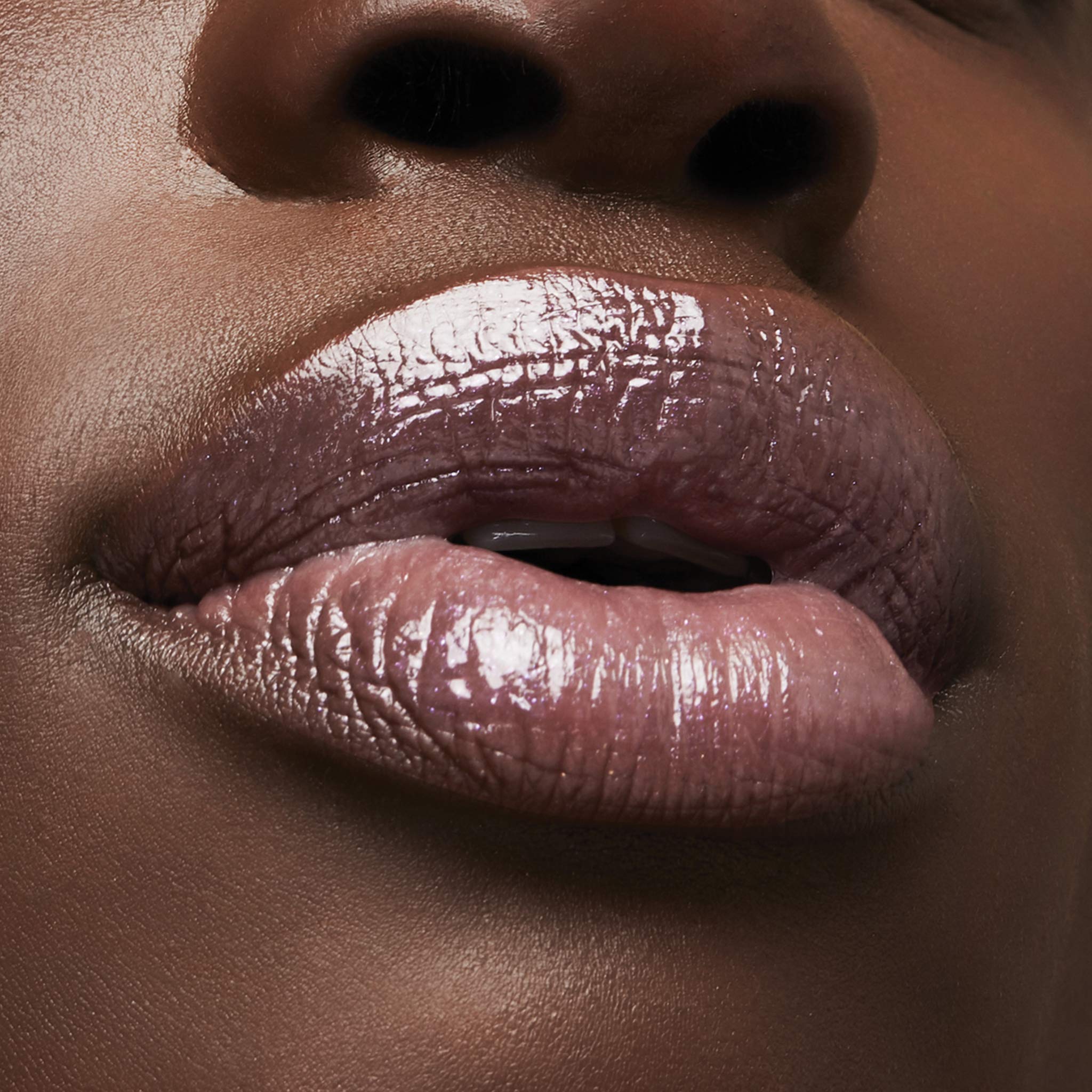 Milani Keep It Full Moonlight : application rapide et fini brillant naturel.