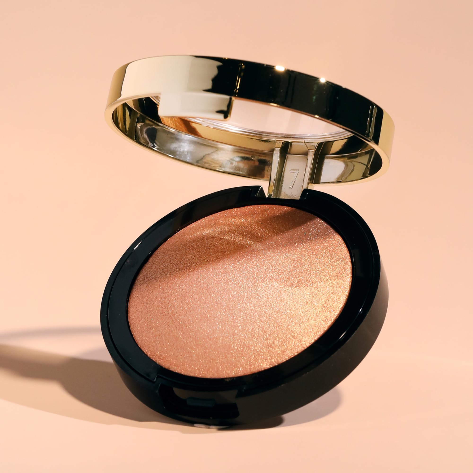 Texture veloutée Milani se fond pour un fini lisse et lumineux