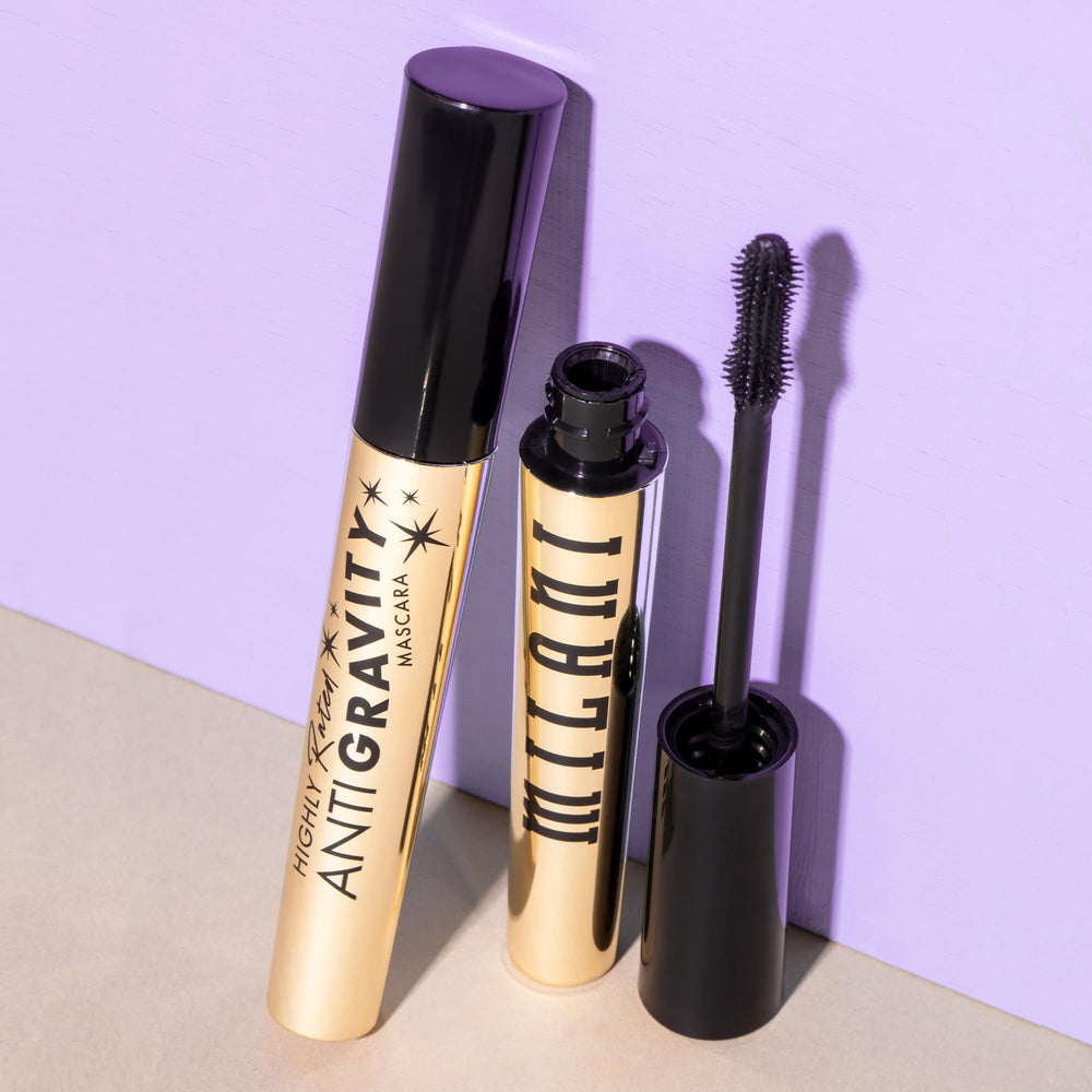 Milani Mascara tient jusqu'à 24 heures sans bavure.