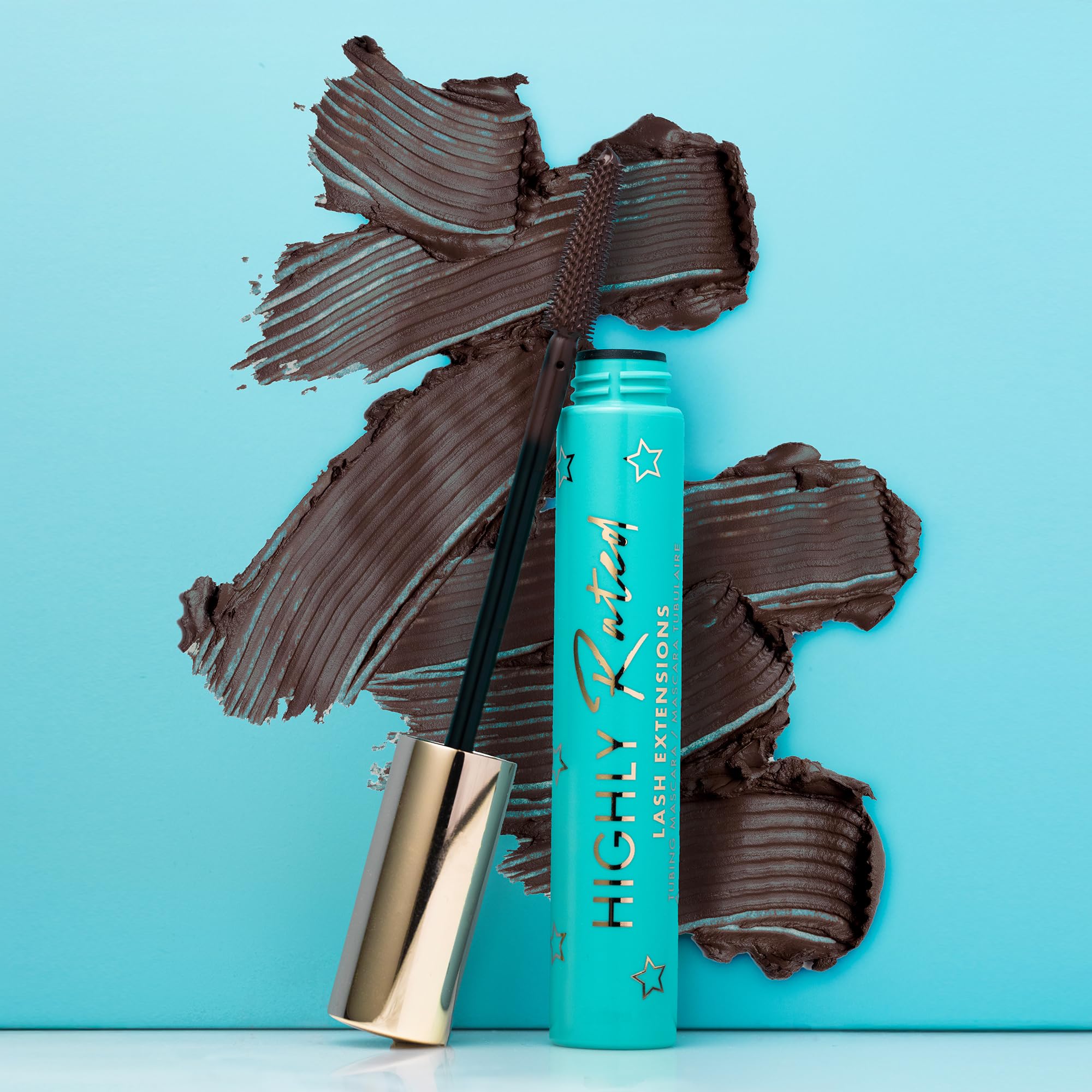 Milani Tubing Mascara – brosse précise pour une application nette et définie.