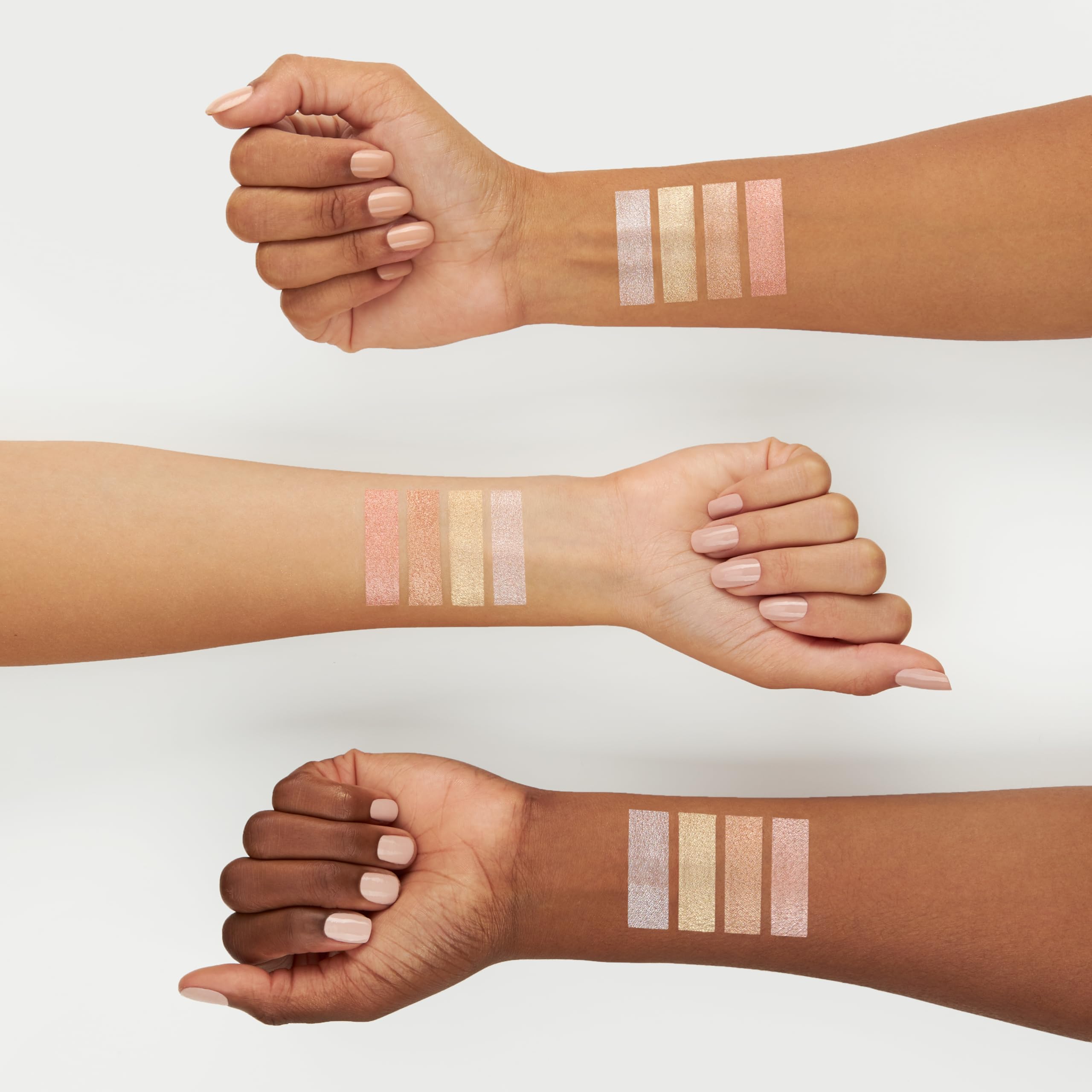 Palette chatoyante Mineral Fusion accentuant les zones lumineuses du visage.