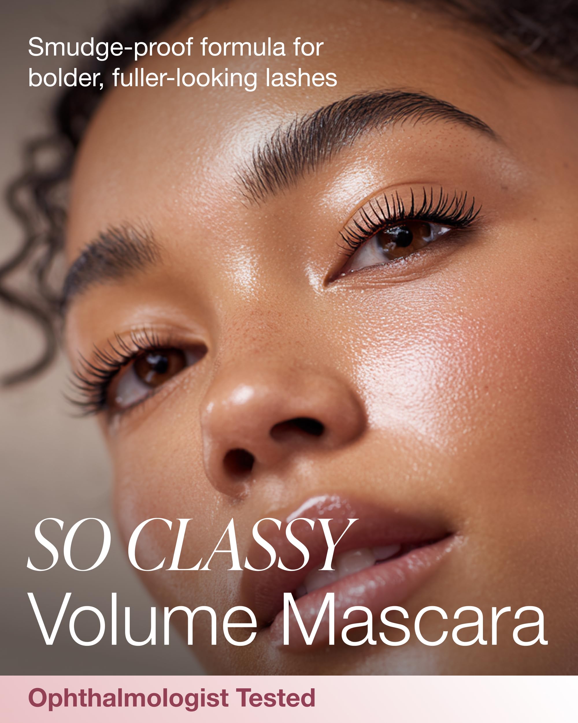 Brosse So Classy appliquant le mascara avec définition nette.
