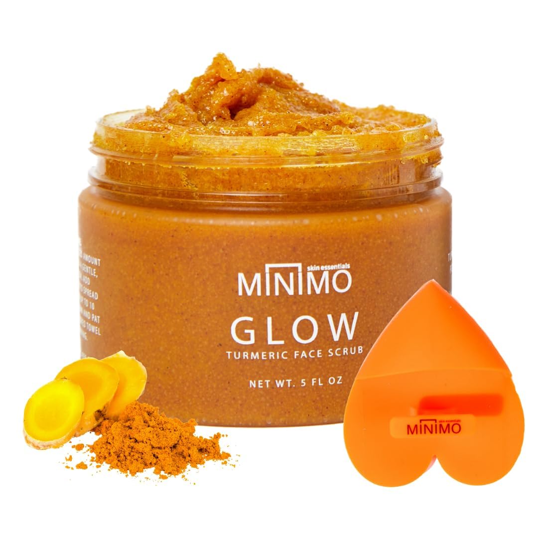 Minimo Glow Curcuma gommage-visage avec applicateur cœur pour une application précise.
