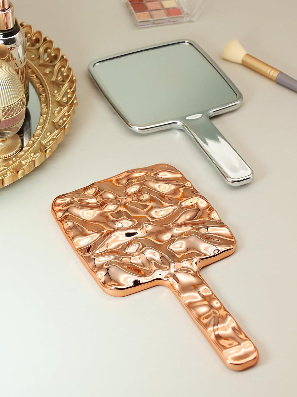 MIRRORNOVA Présent idéal: miroir élégant pour anniversaire ou fête.