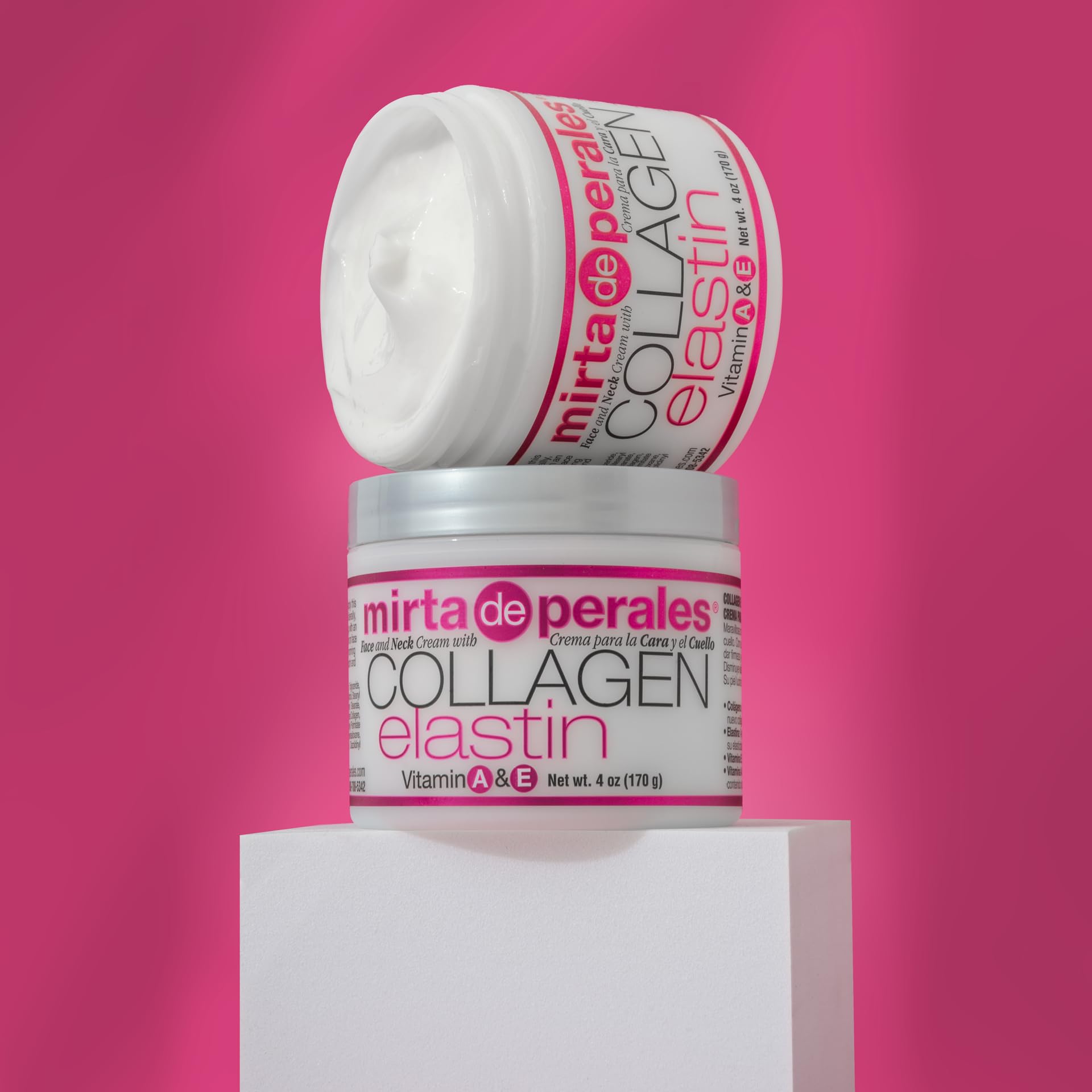 Texture riche de la Crème Mirta De Perales pour absorption rapide et douceur.