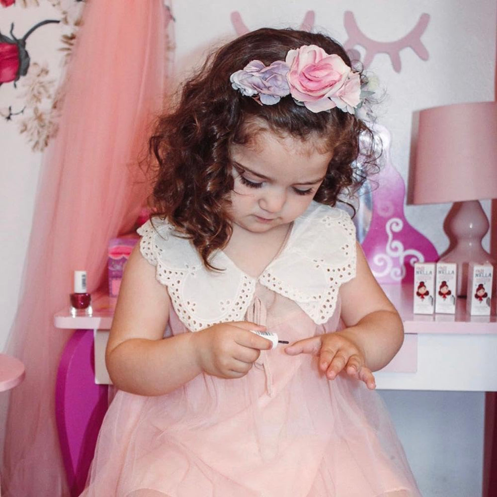 Couleurs lumineuses et transparente scintillante pour ambiance festive.
