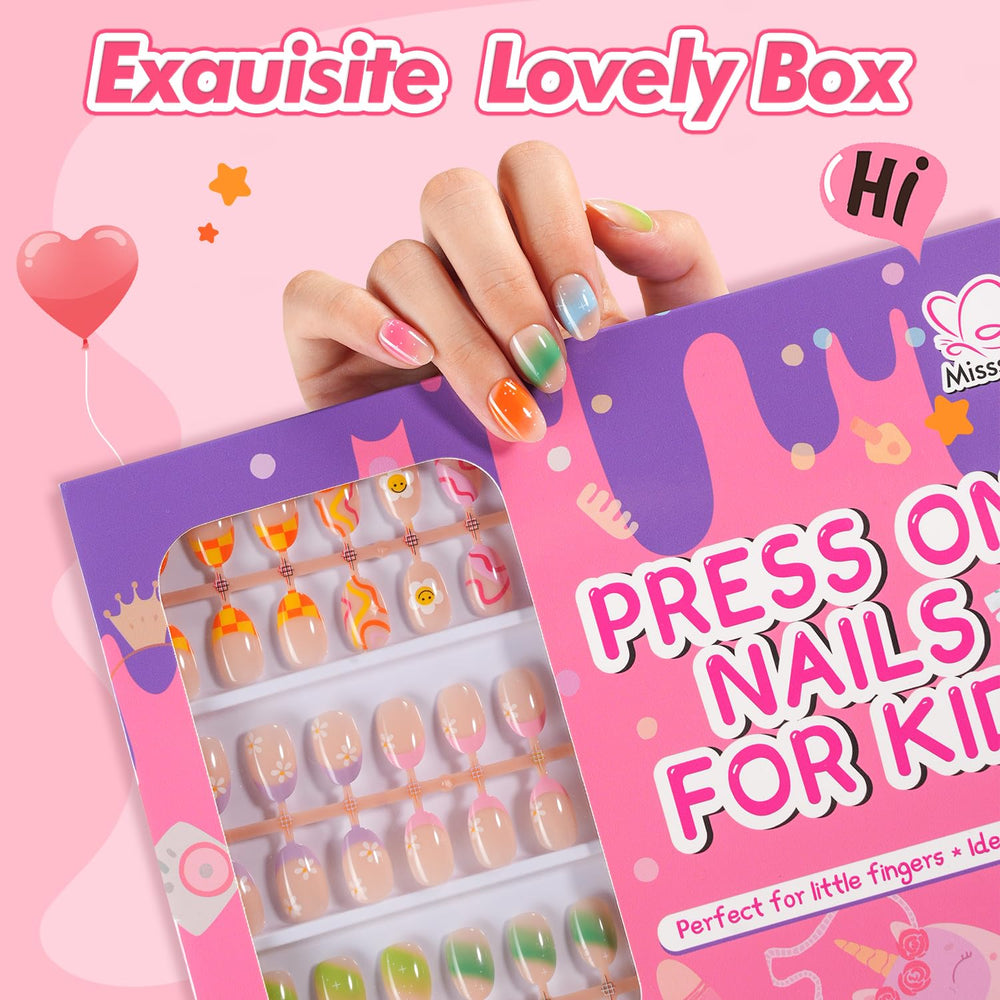 Designs cartoon variés Misssix pour des looks colorés et joyeux.