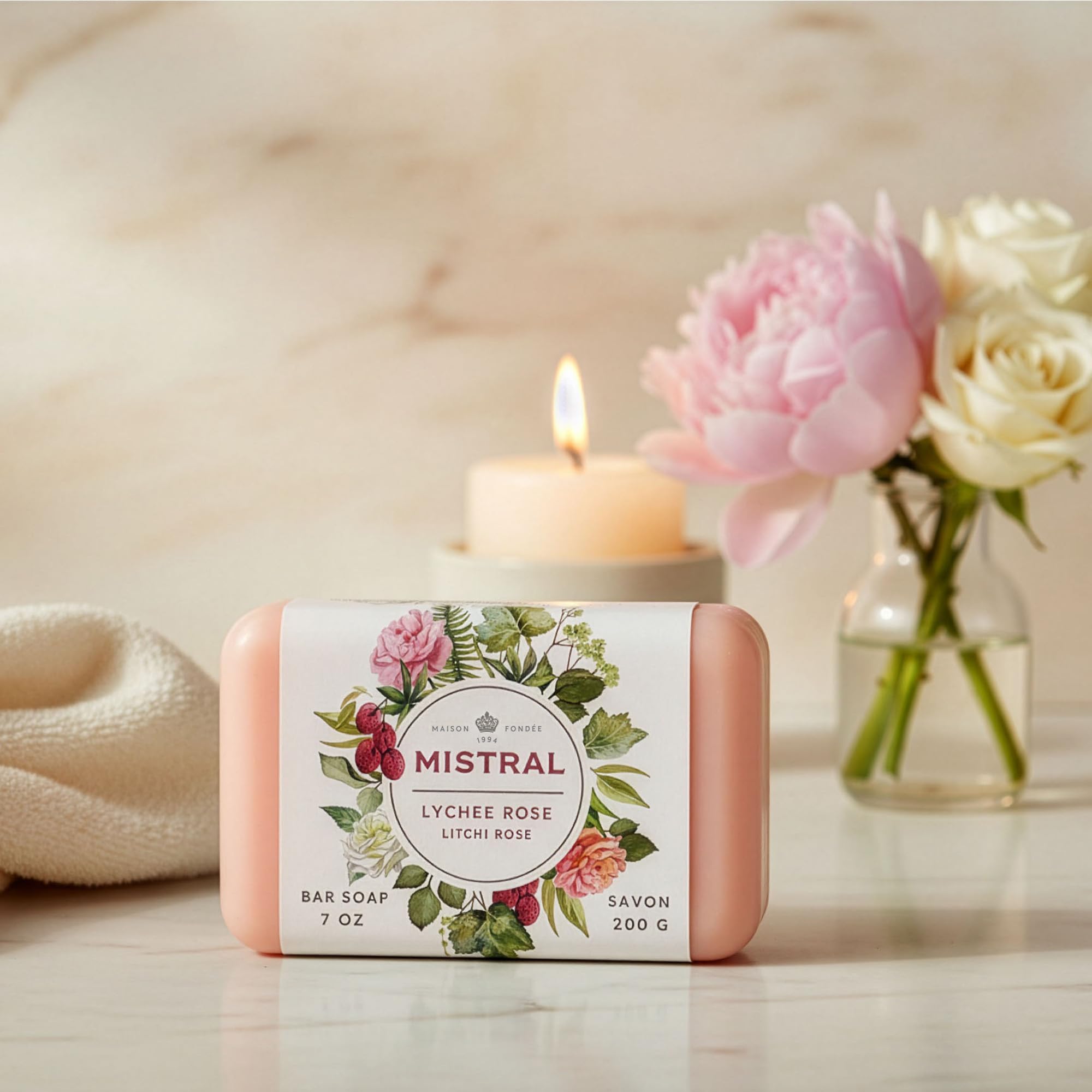 Paquet de deux savons Mistral, luxe quotidien pour peau douce.