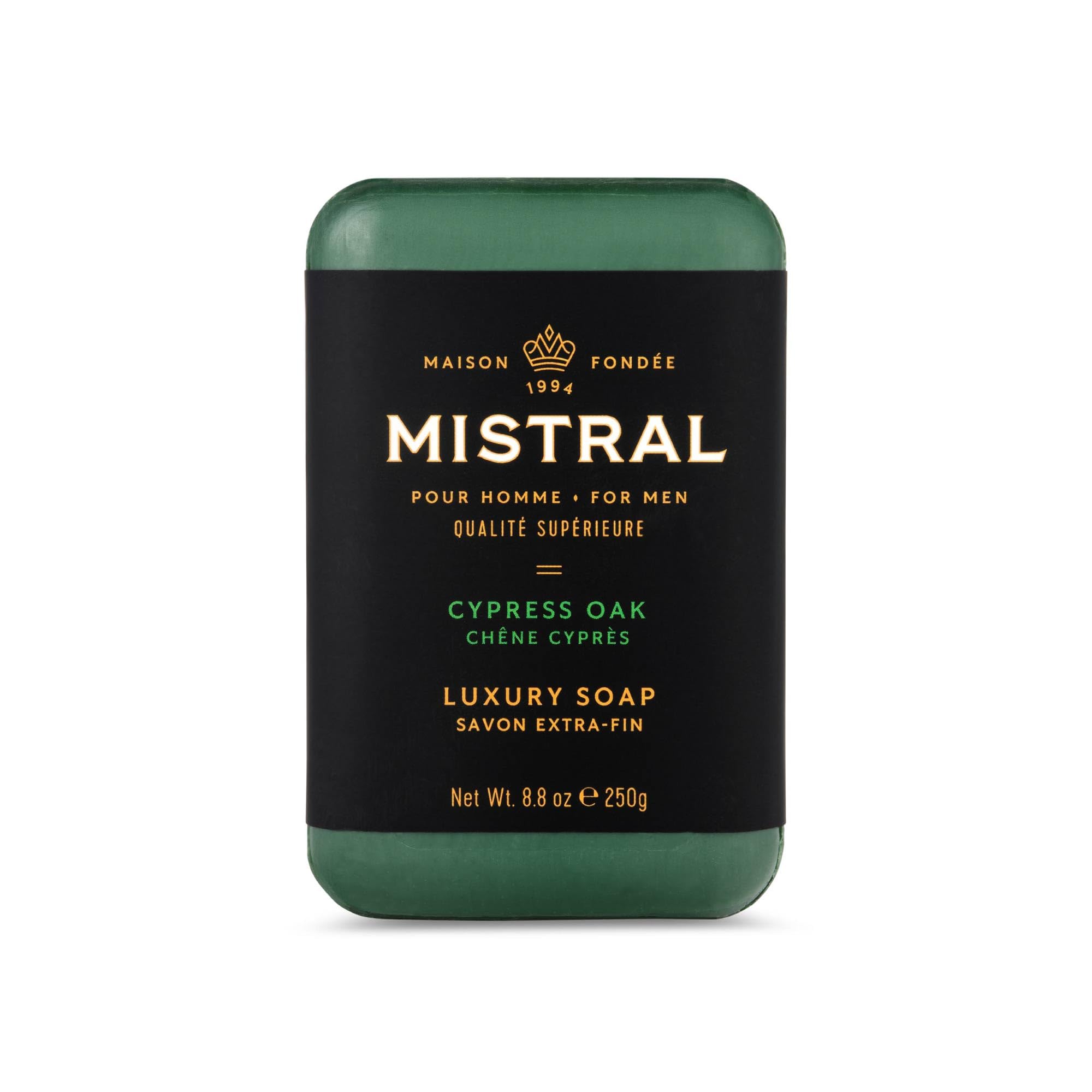 Savon Mistral Cypress Oak : texture riche pour mousse hydratante.