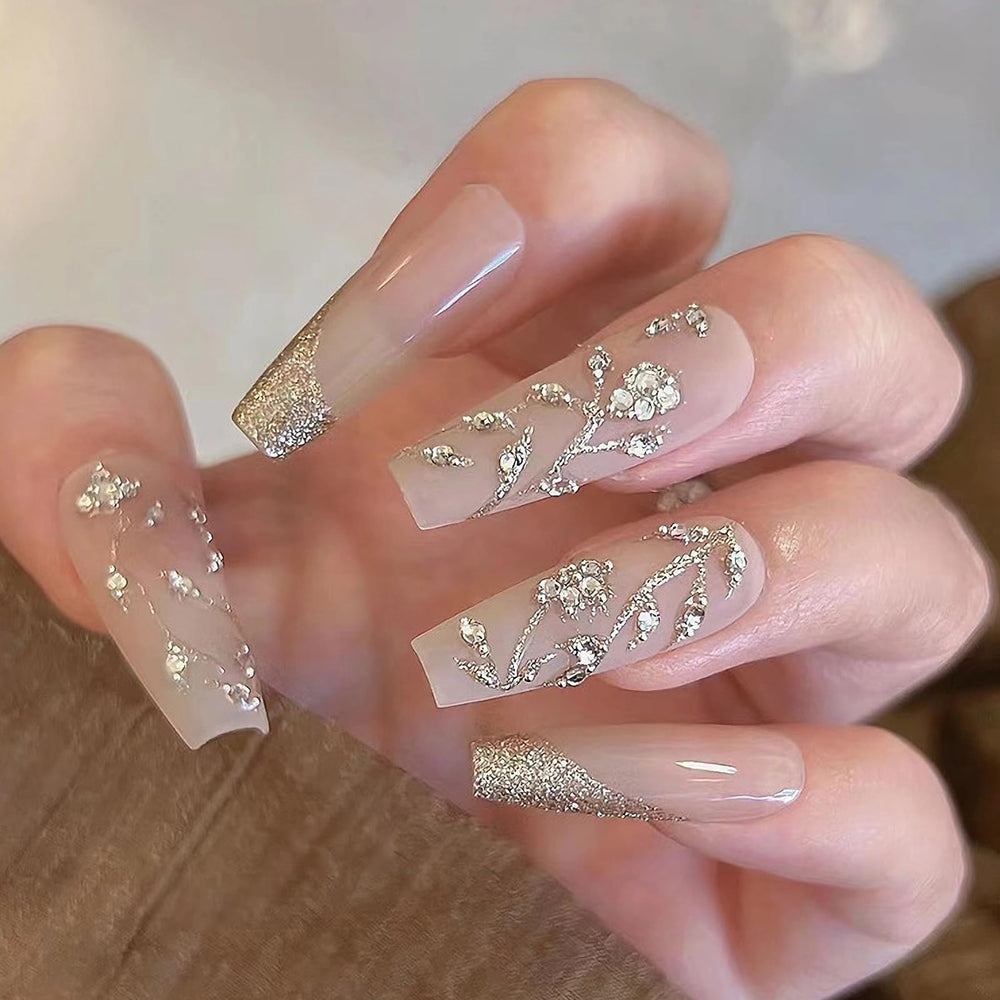 Design nude gel MISUD, ongles extensions élégants et discrets