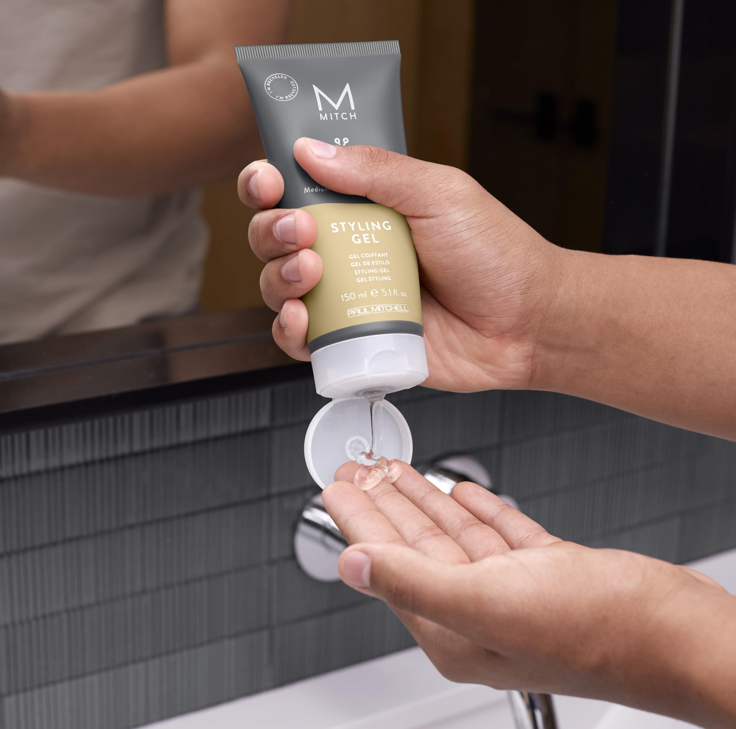 MITCH Steady Grip — démonstration coiffage homme pour obtenir des silhouettes nettes.