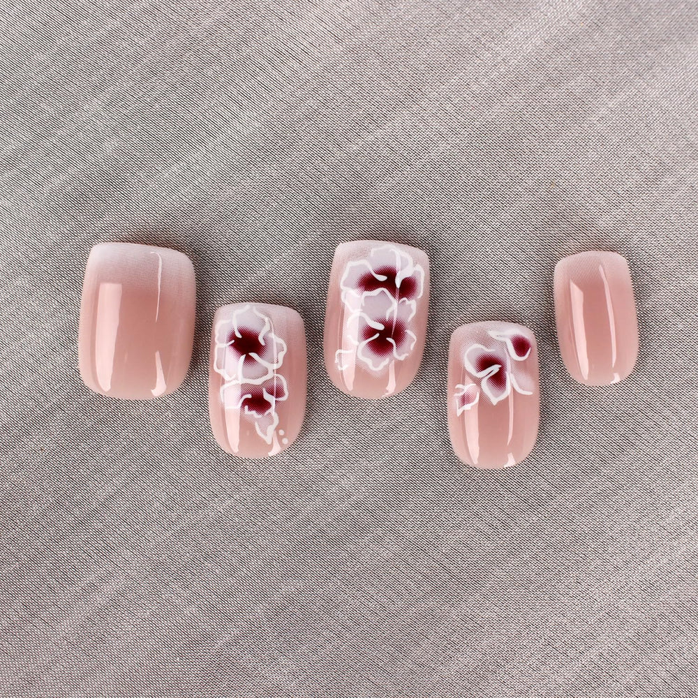 Ongles autocollants Mivota, kit complet 24 pièces prêt à poser pour une manucure rapide.