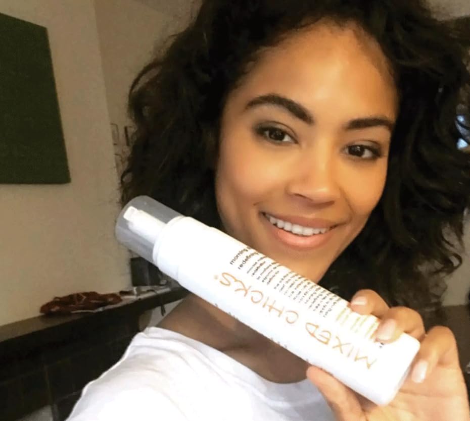 Mixed Chicks Mousse Redefinissante – look du lendemain facile a obtenir.