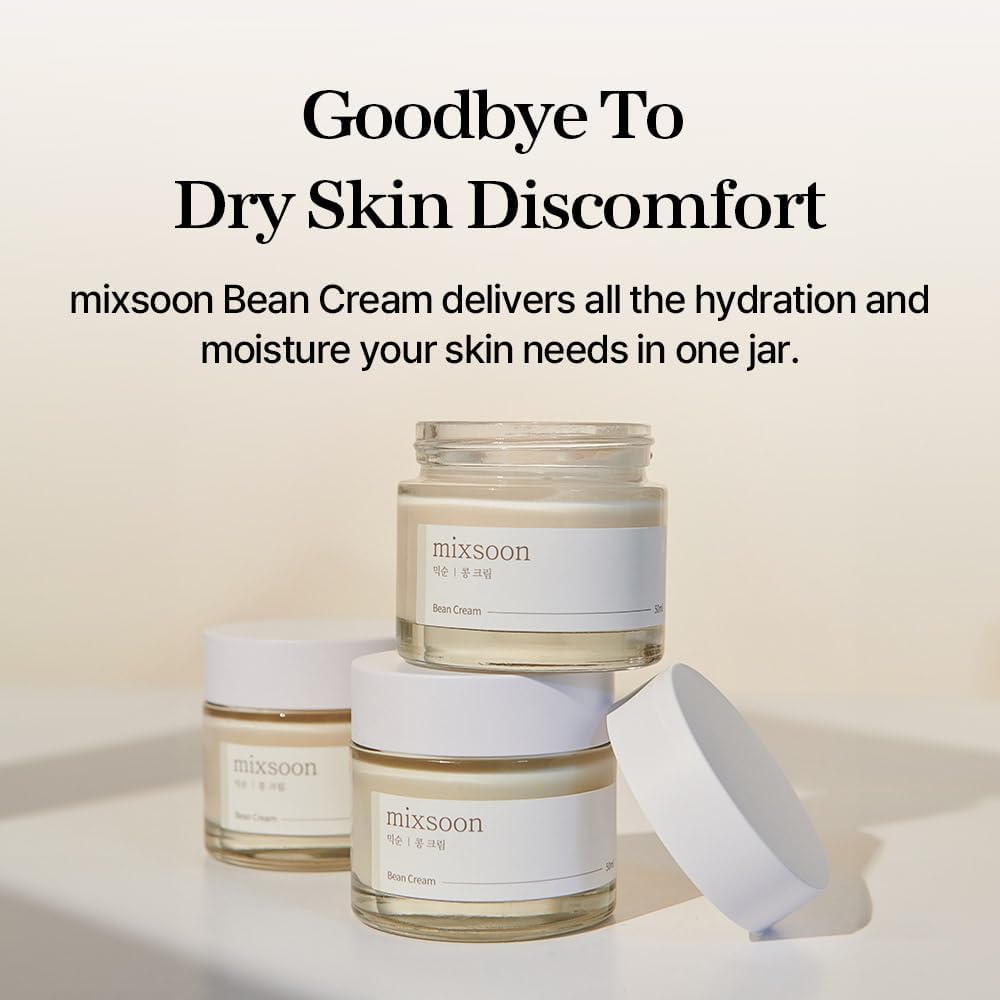 Application douce de Mixsoon Bean Cream sur le visage.