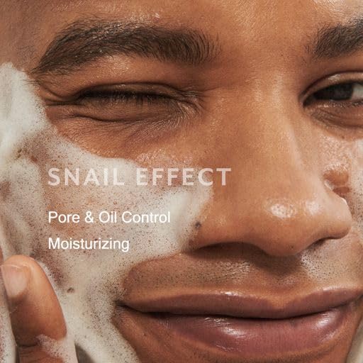 MIZON Snail Repairing Foam Cleanser close-up showing creamy lather for pores.