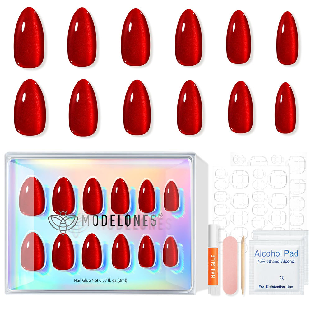 Kit complet de 32 faux ongles dans 16 tailles.