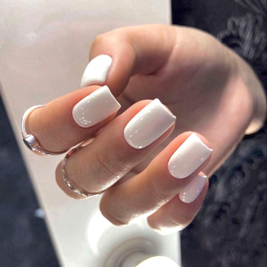 Modelones ongles a poser blanc pur ensemble rapide et pratique