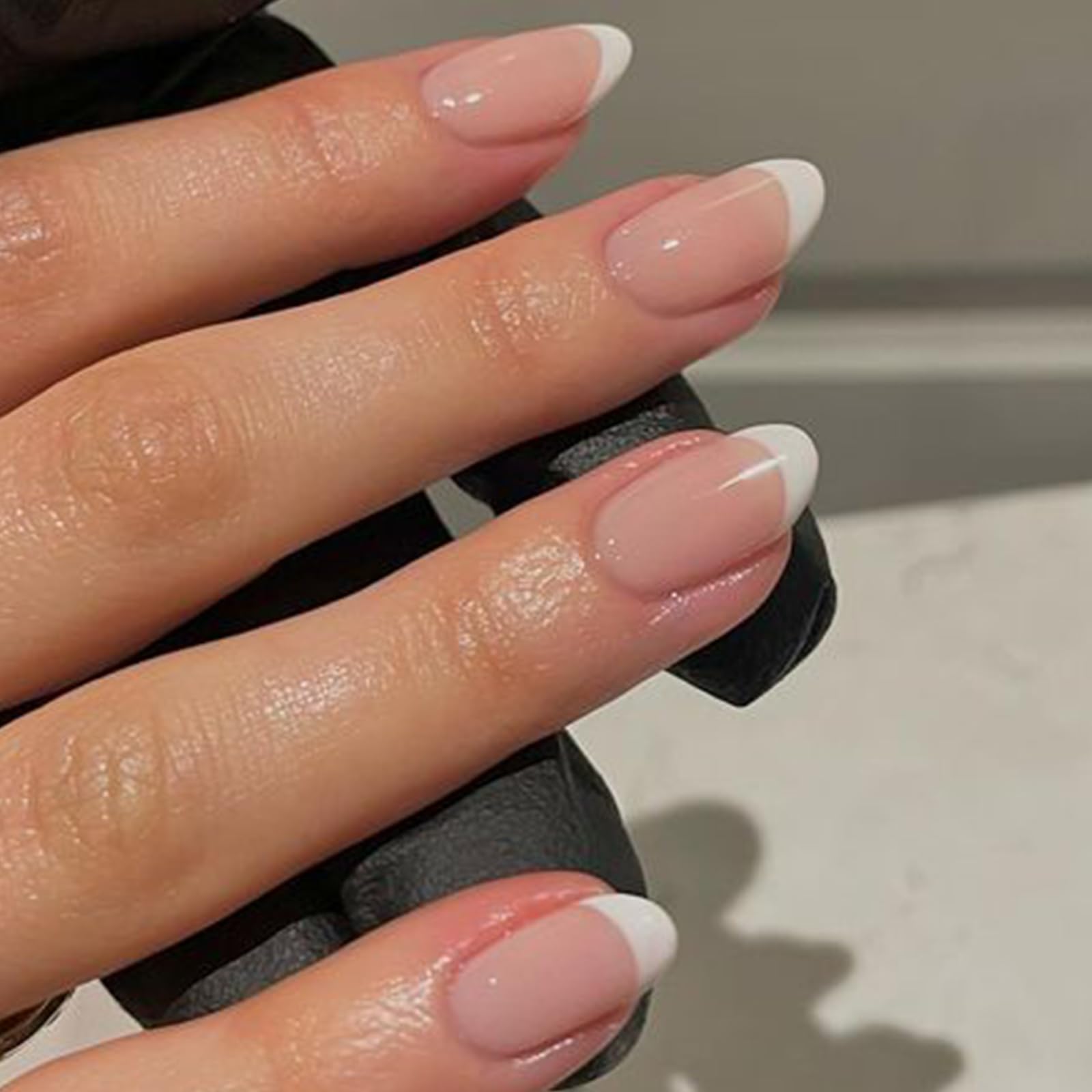 Modelones ongles press-on 16 tailles pour un ajustement précis et confortable.