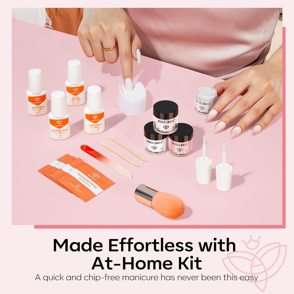 Modelones teinte rose clair et nude éclatante grâce à la poudre translucide.