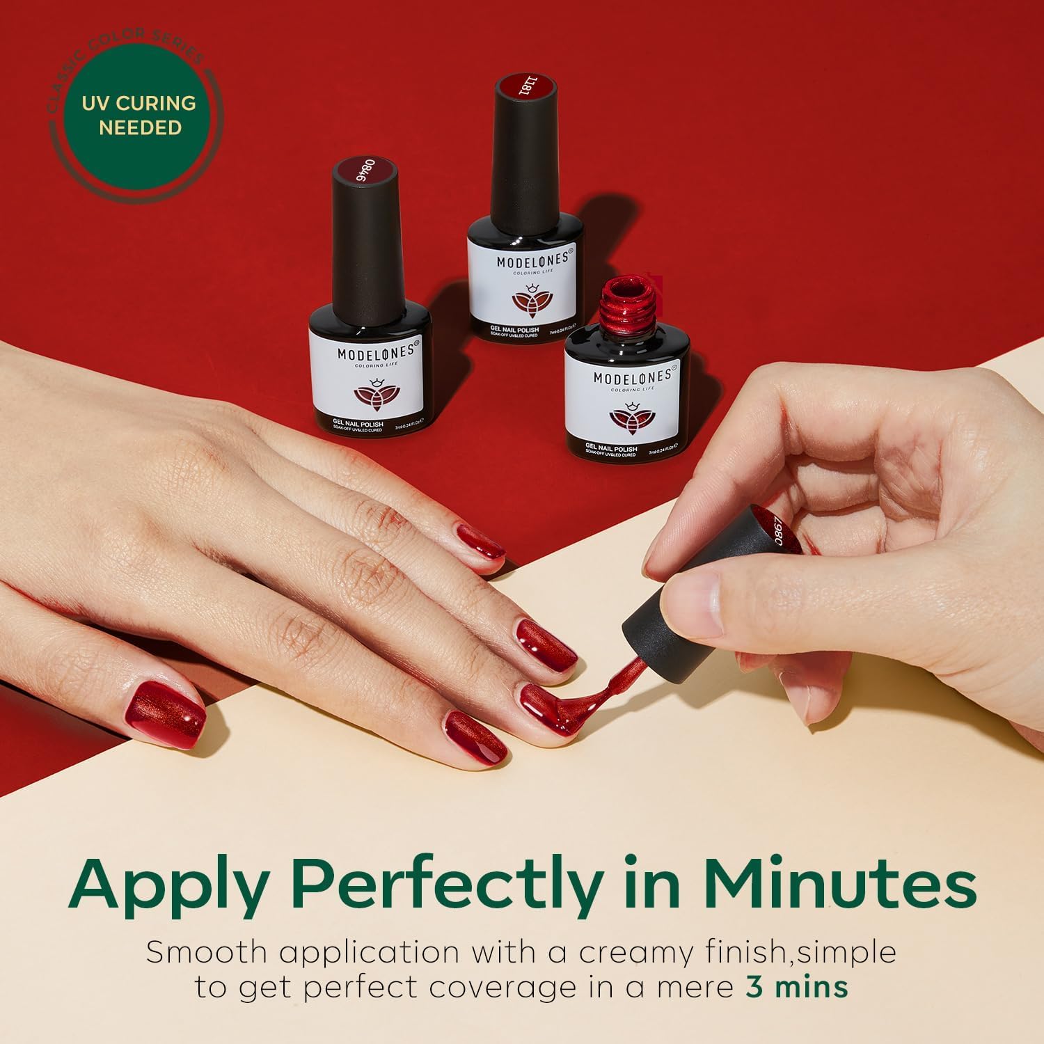 Modelones vernis gel argent scintillant pour un éclat moderne.