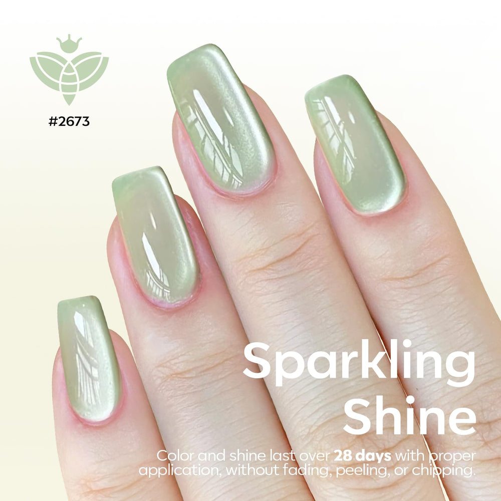 Modelones vernis gel effet oeil de chat avec paillettes translucides.