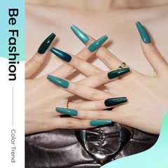 Modelones vernis gel vert émeraude foncé, fini net et durable.