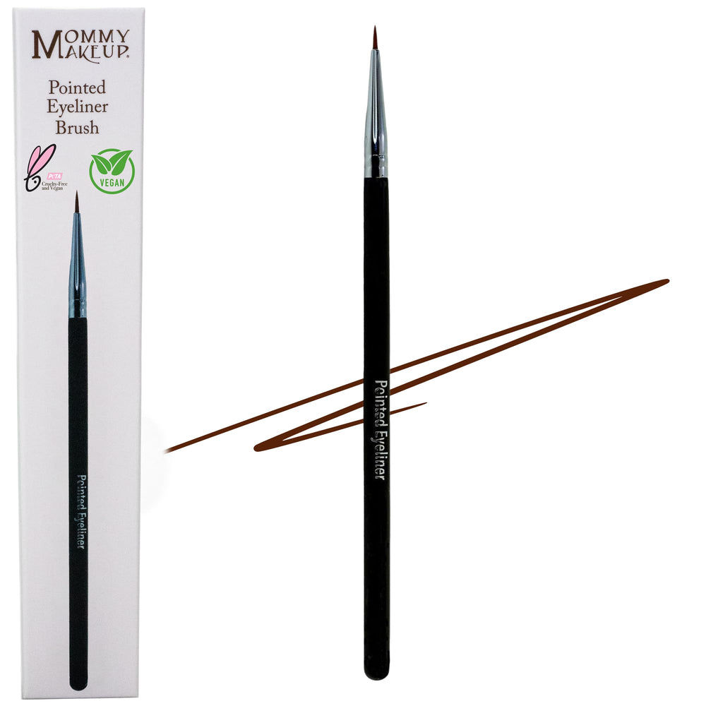 Pinceau pointu Mommy Makeup pour des traits nets et précis.