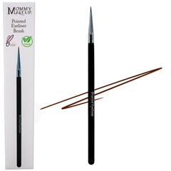 Pinceau pointu Mommy Makeup pour des traits nets et précis.