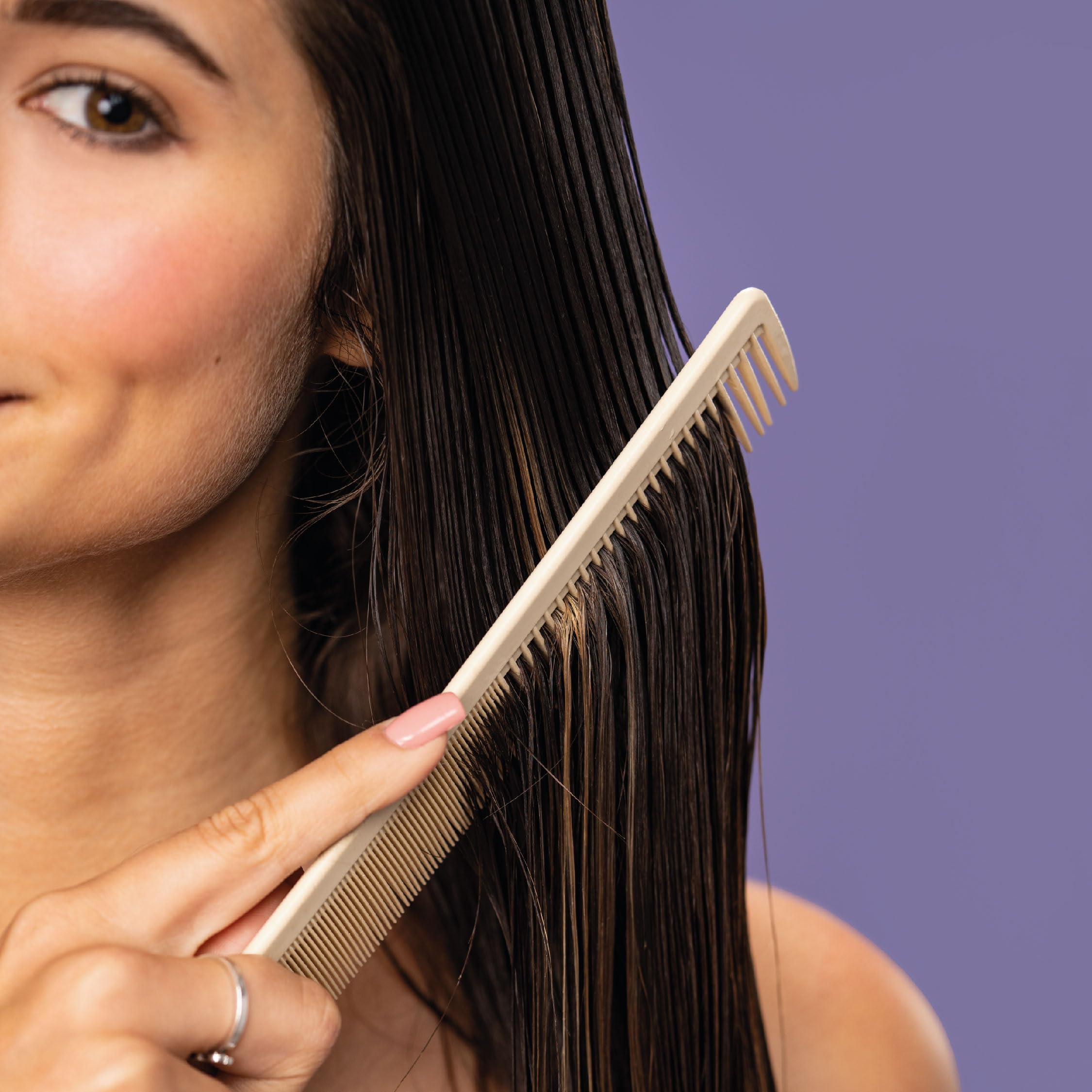 MONAT IR Clinical Thickening Conditioner – Formule cruelty-free et sans sulfates adaptée au quotidien.