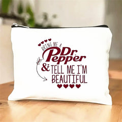 Pochette MONNYCAR Dr Pepper humour, dimensions pratiques pour vos cosmétiques lors de voyages.