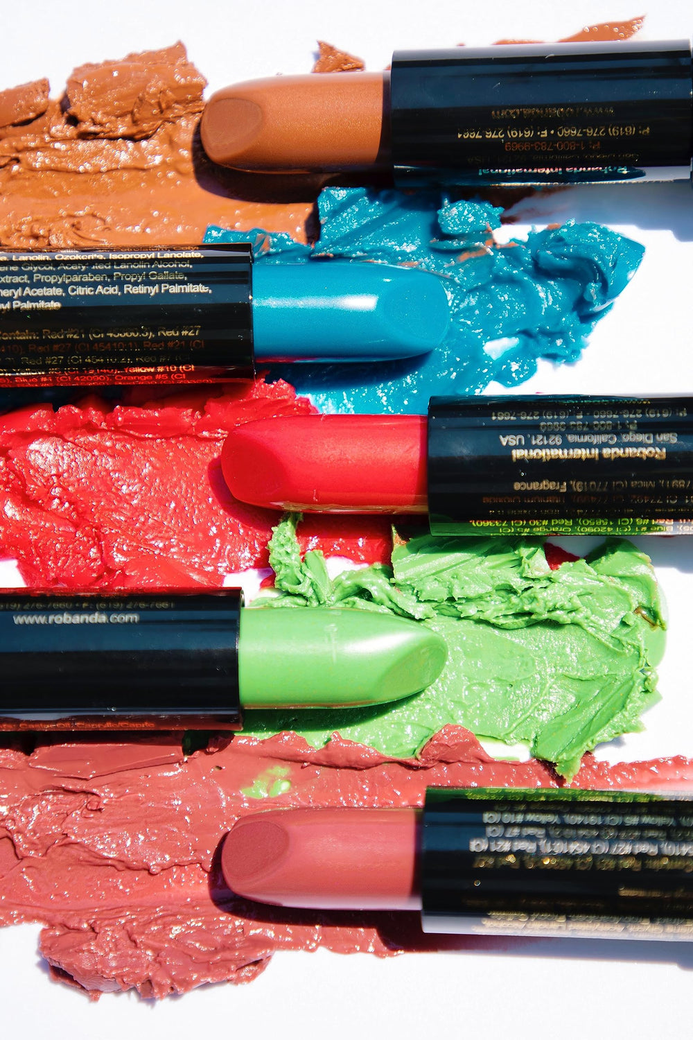 Mood Lips formule nourrissante avec vitamines A, C et E.